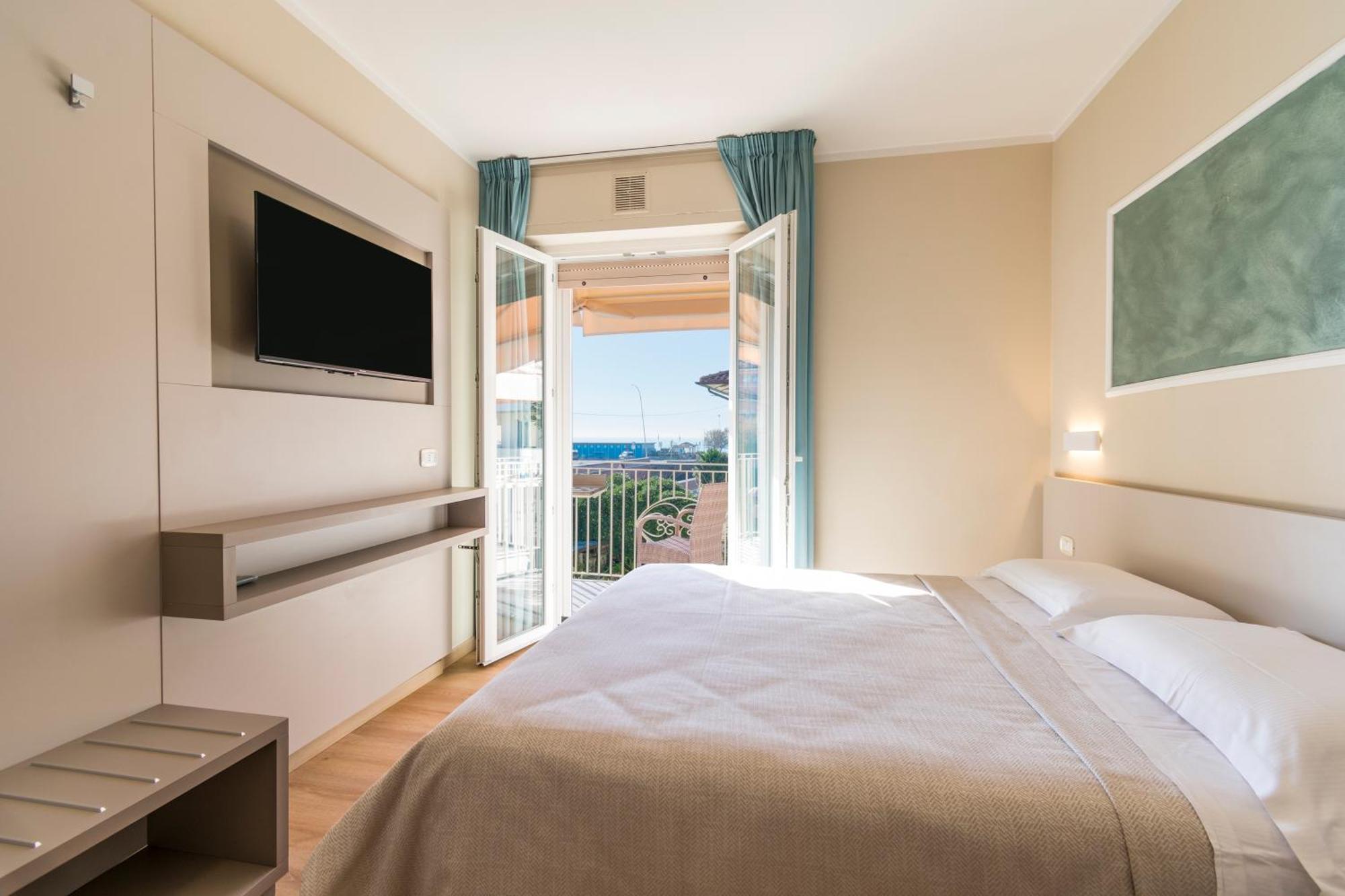 Stella Aparthotel