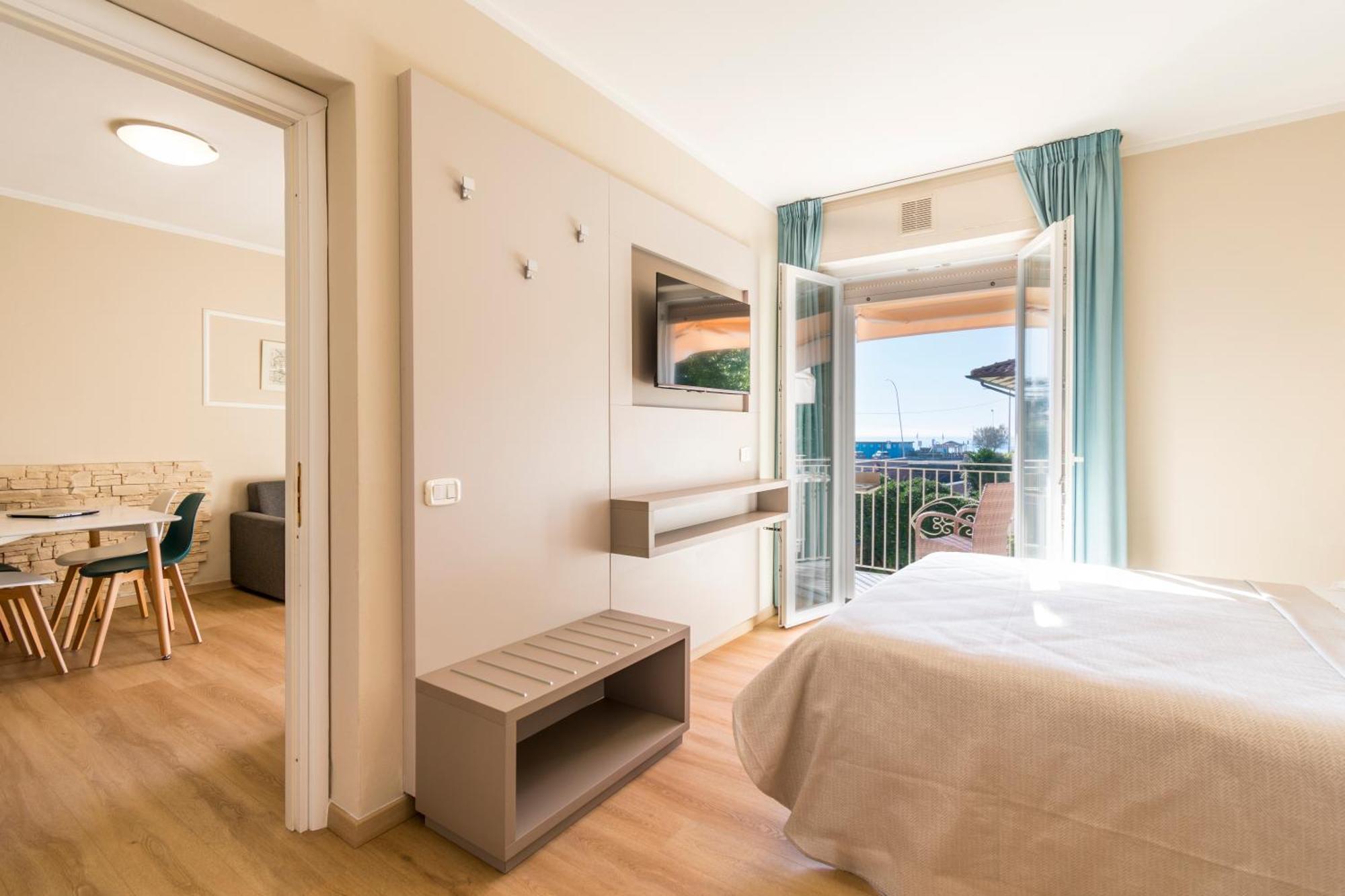 Stella Aparthotel